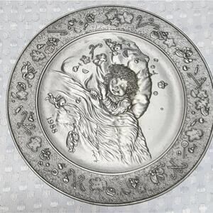 VINTAGE HALLMARK EUC 1988 CHRISTMAS DREAMS PEWTER PLATE WITH STAND